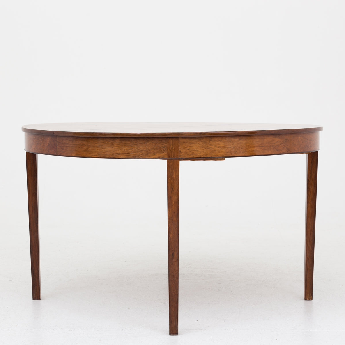 Dining table in rosewood