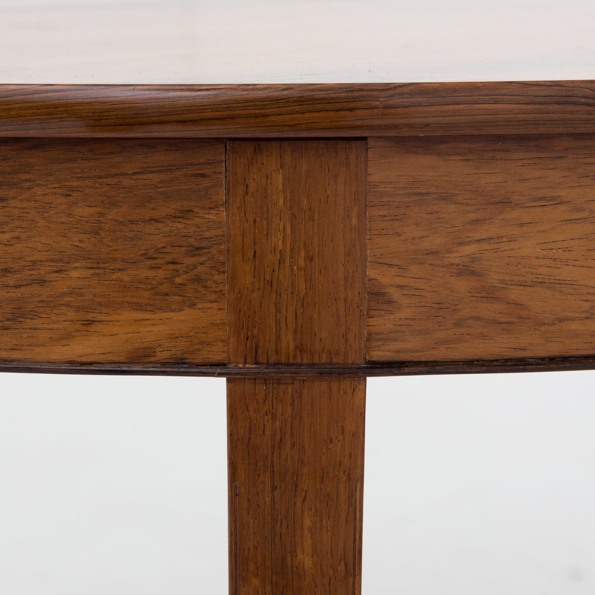 Dining table in rosewood