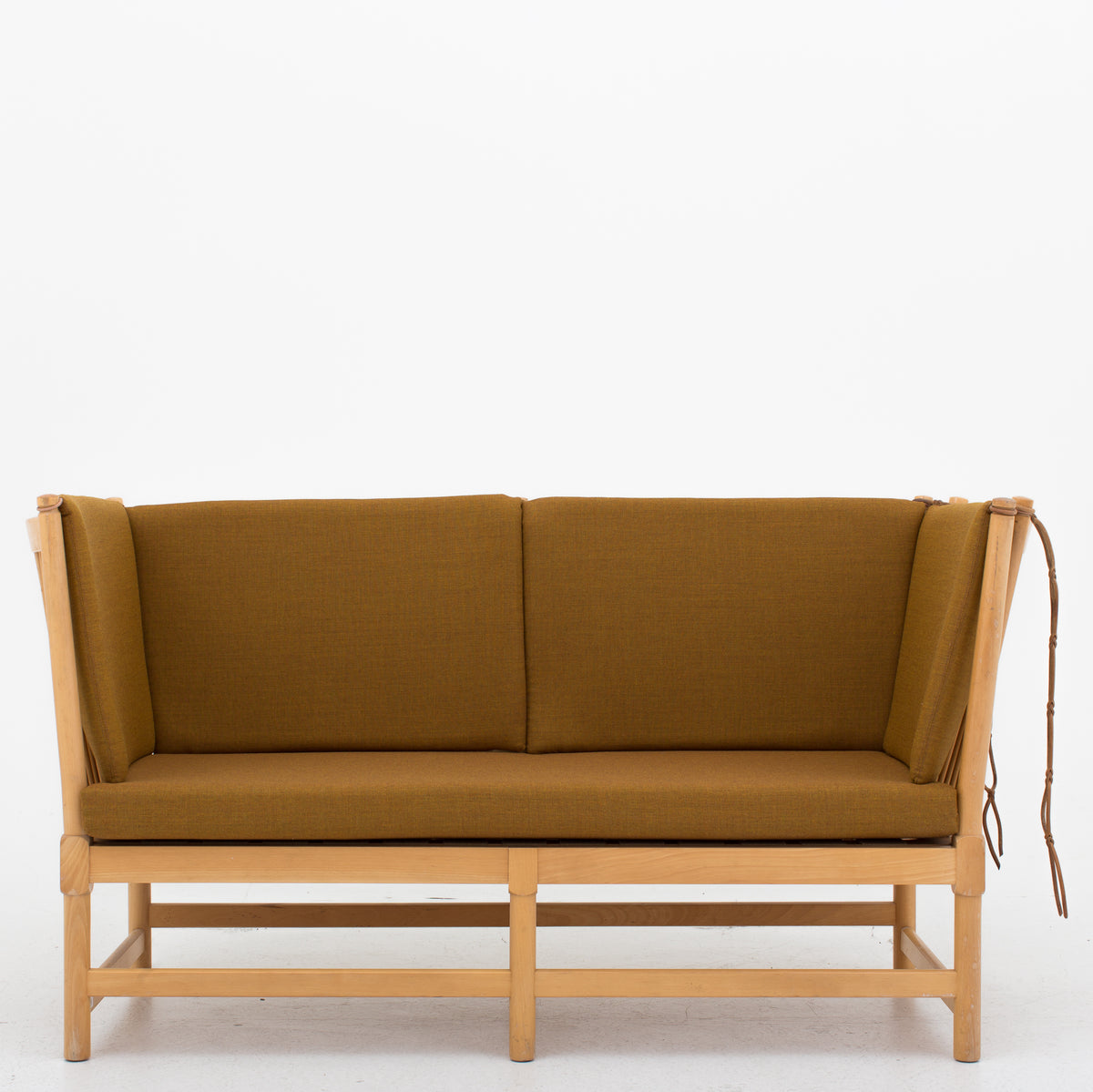 BM 1789 - Spoke-back sofa in Canvas textile