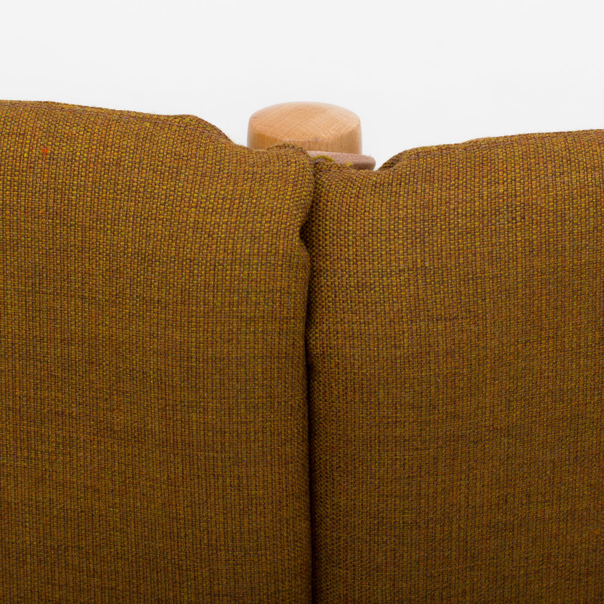 BM 1789 - Spoke-back sofa in Canvas textile