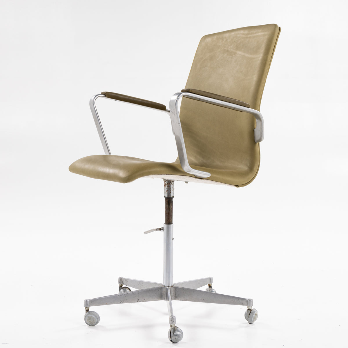 AJ 3291 - 'Oxford' office chair in green leather