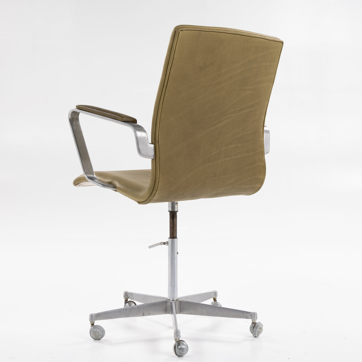 AJ 3291 - 'Oxford' office chair in green leather
