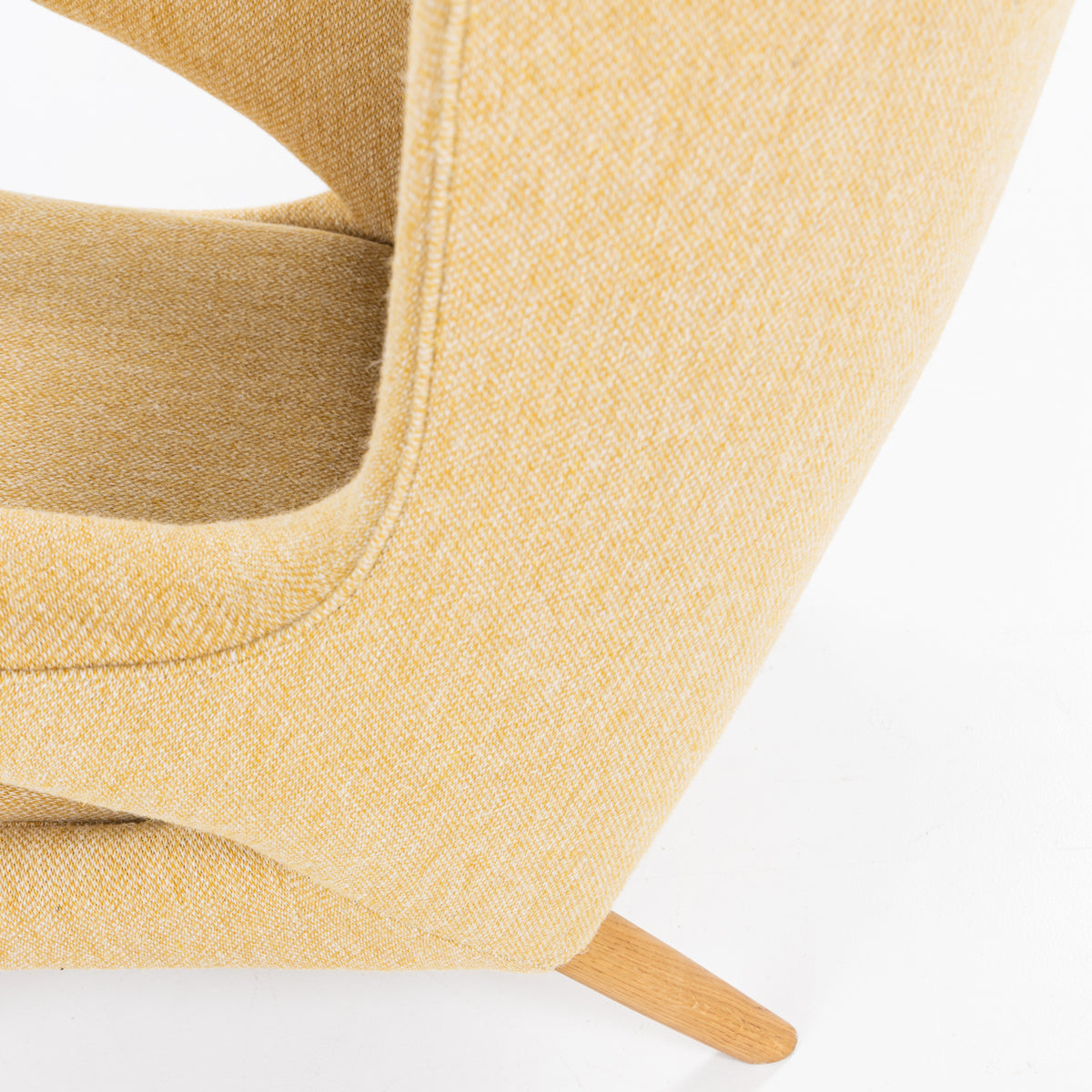 AP 19 - Papa Bar Chair in textile
