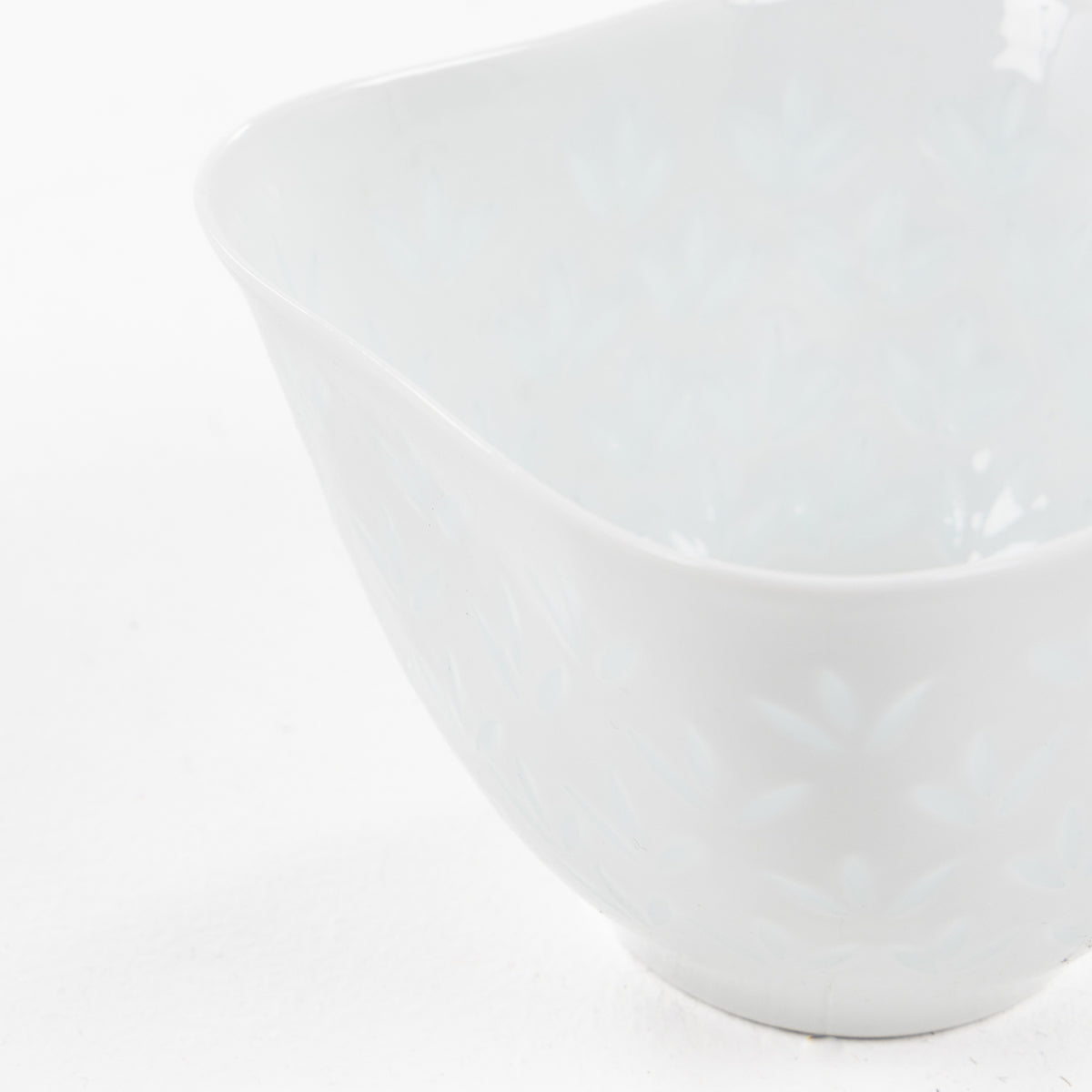 Bowl in porcelain