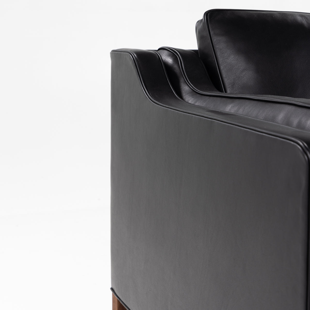BM 2212 - 2-seater sofa in Elegance leather