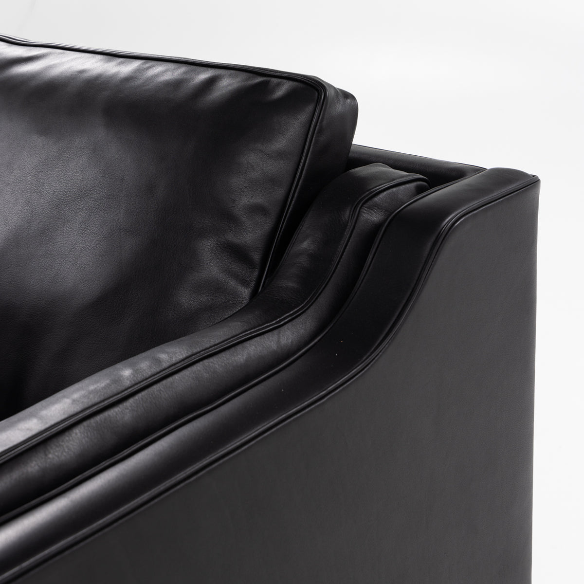 BM 2212 - 2-seater sofa in Elegance leather