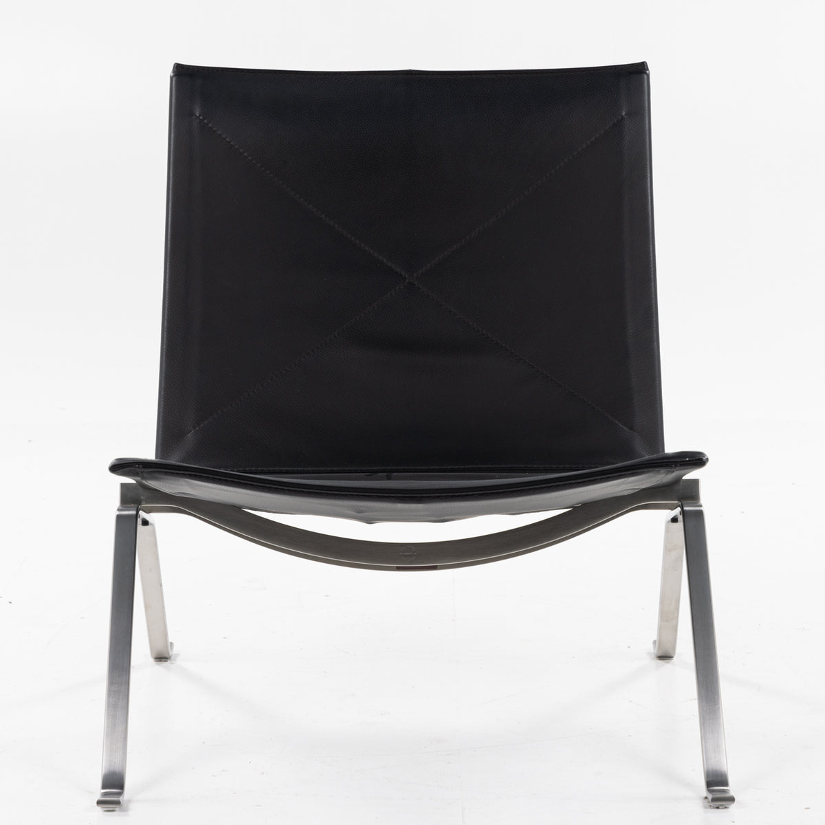 PK 22 - Easy chair in black leather