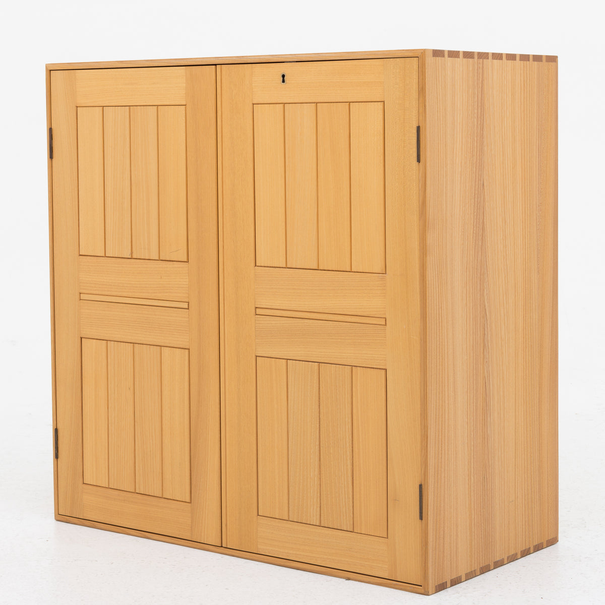 Cabinet in elm