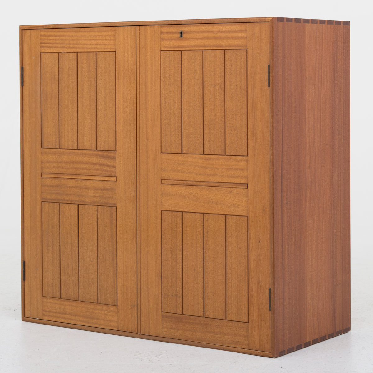Cabinet in mahogany
