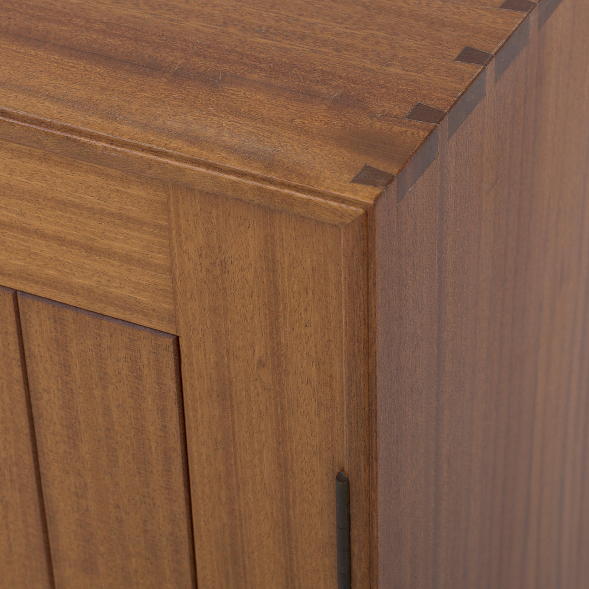 Cabinet in mahogany
