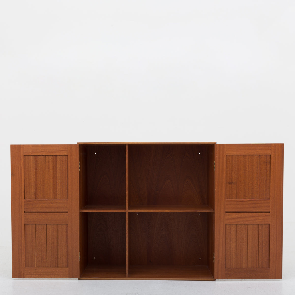Cabinet in mahogany