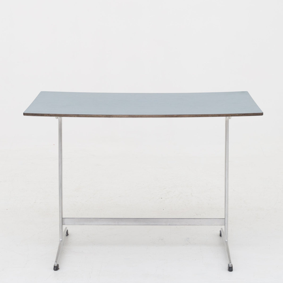 Coffee table w. blue formica