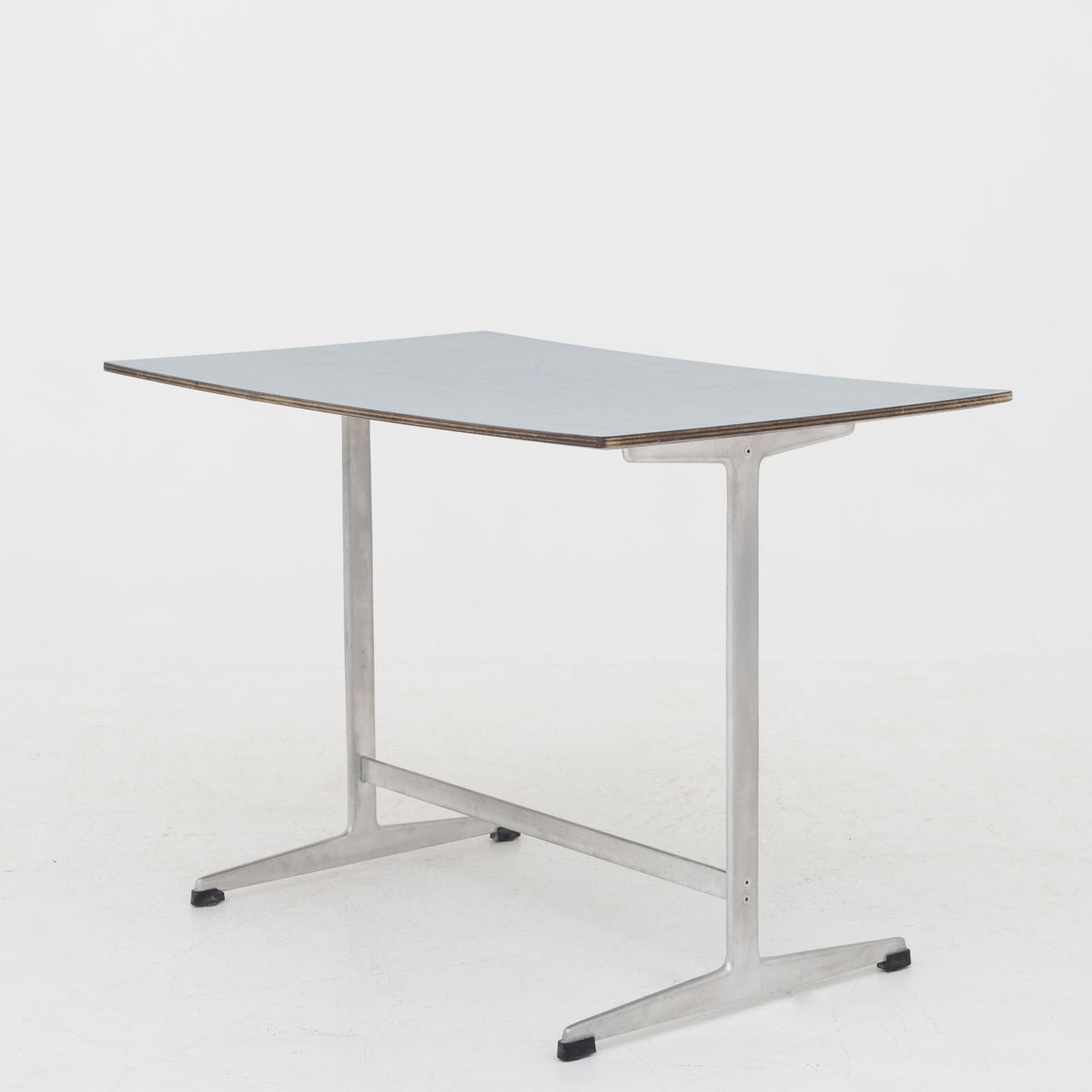 Coffee table w. blue formica