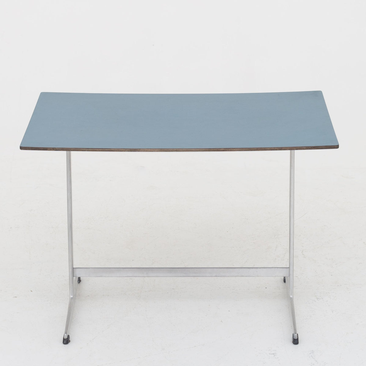 Coffee table w. blue formica