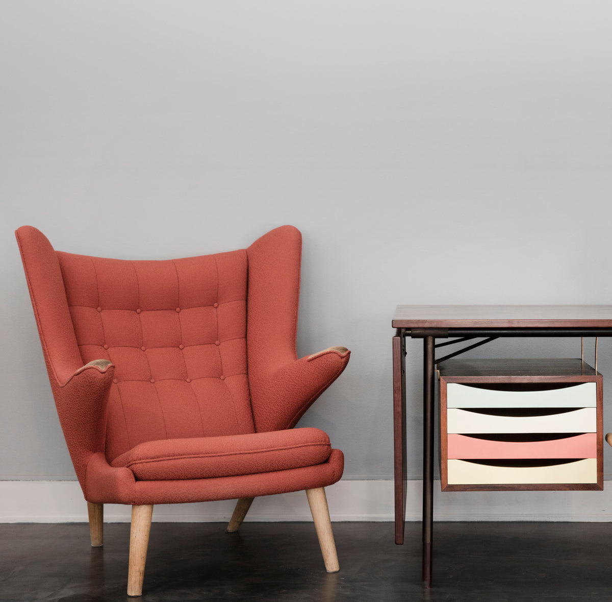 AP 19 - Papa Bear chair in red wool