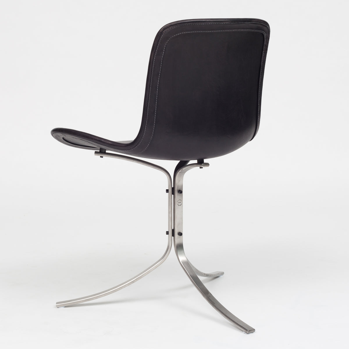 PK 9 - Tulip Chair in black leather