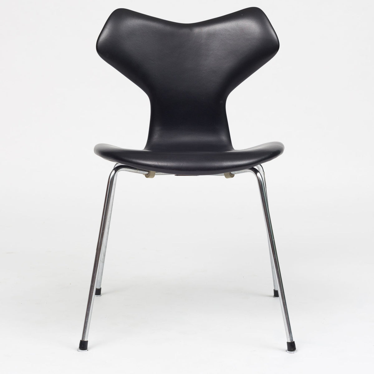 AJ 3130 - Reupholstered Grand Prix