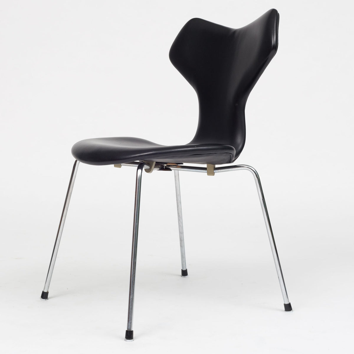 AJ 3130 - Reupholstered Grand Prix