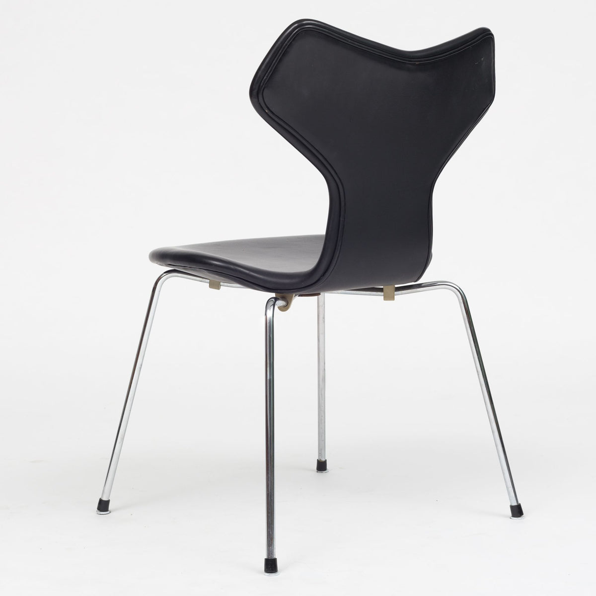 AJ 3130 - Reupholstered Grand Prix