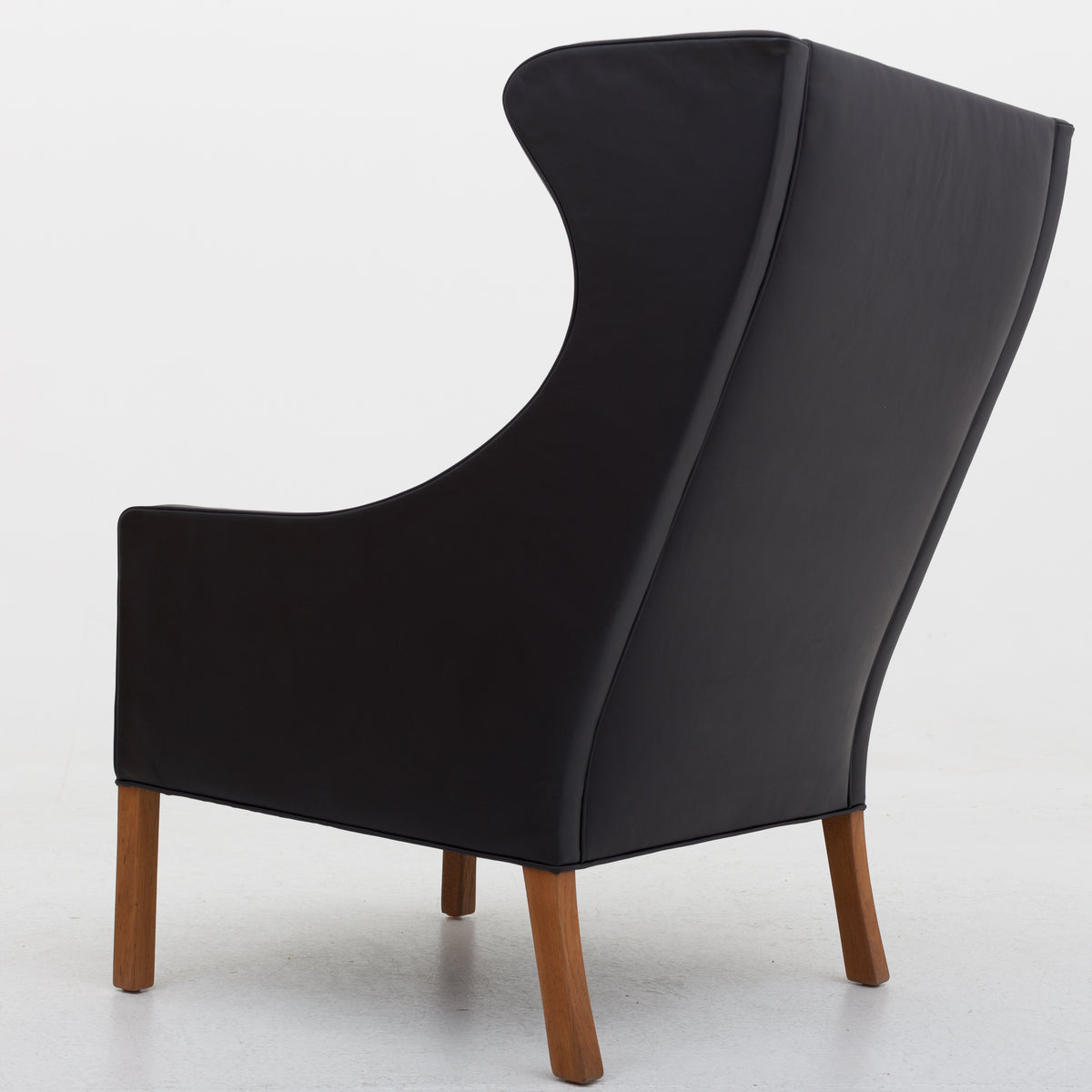 BM 2204 - 'Wing back chair' in Savanne black
