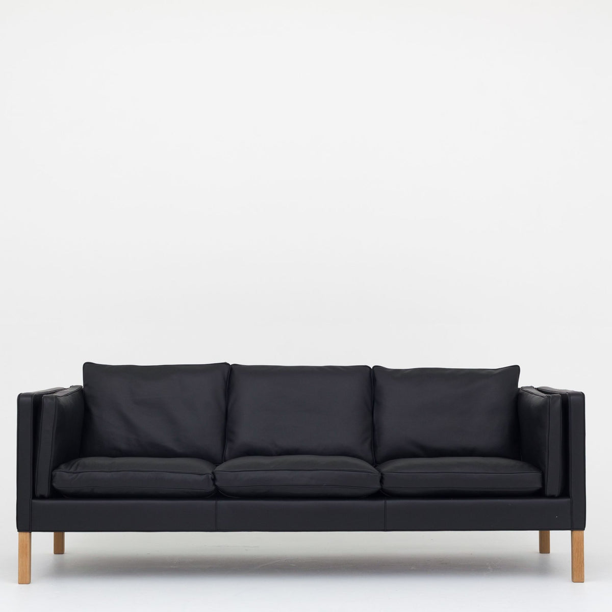 BM 2333 - Nybetrukket 3 pers. sofa