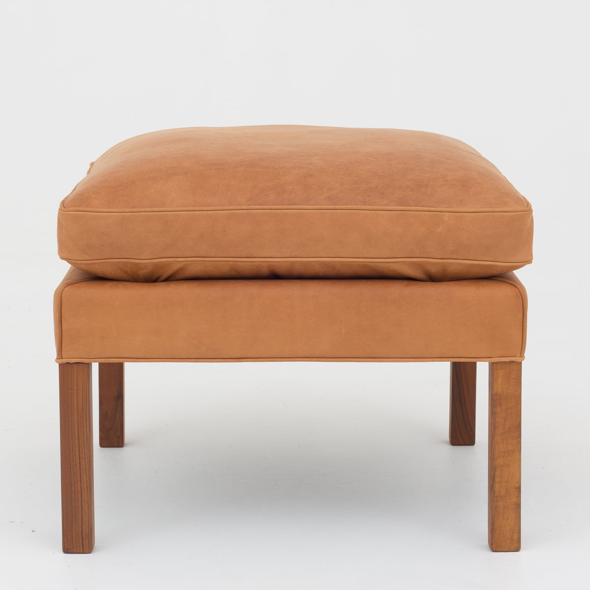 BM 2202 - Foot stool in Dunes Cognac