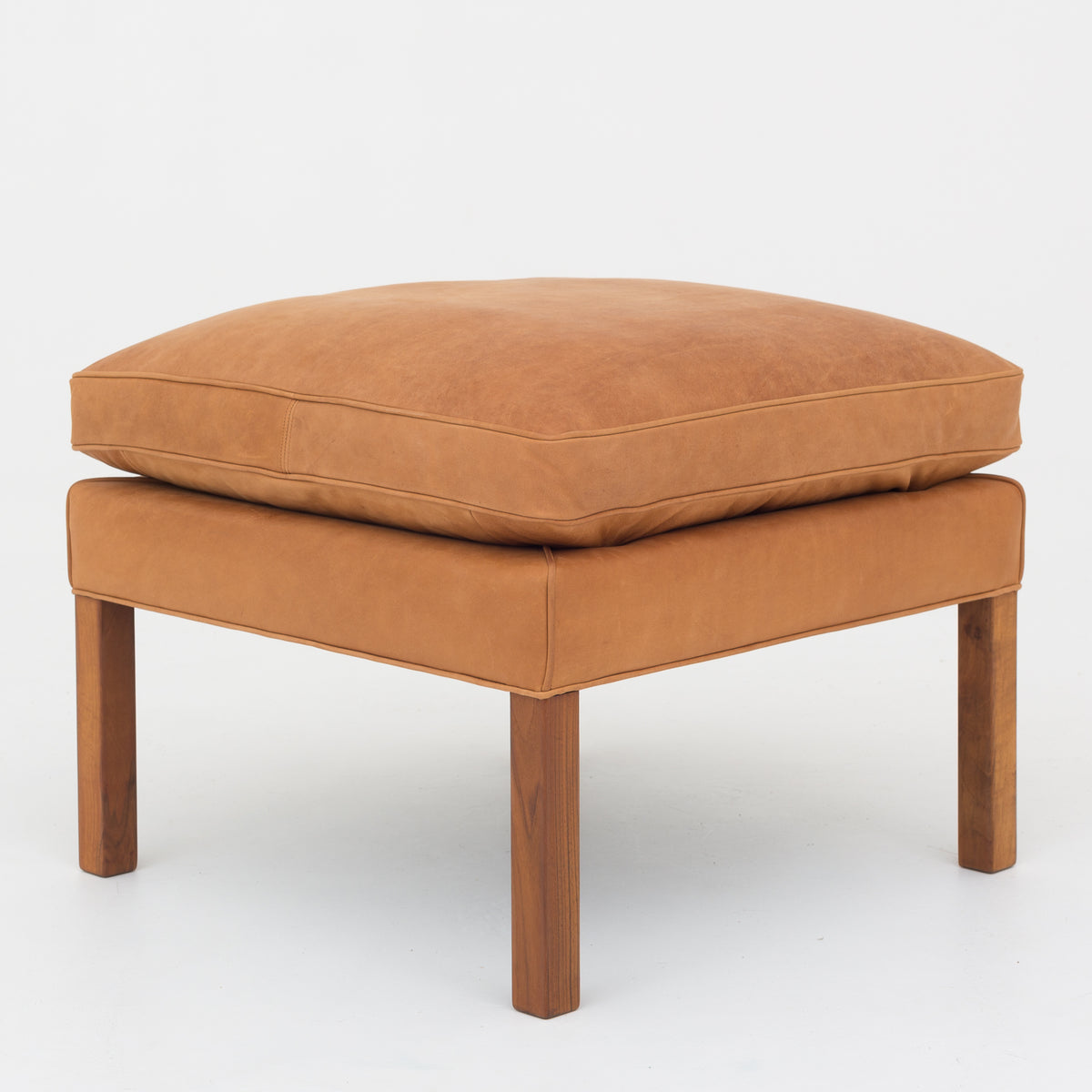 BM 2202 - Foot stool in Dunes Cognac