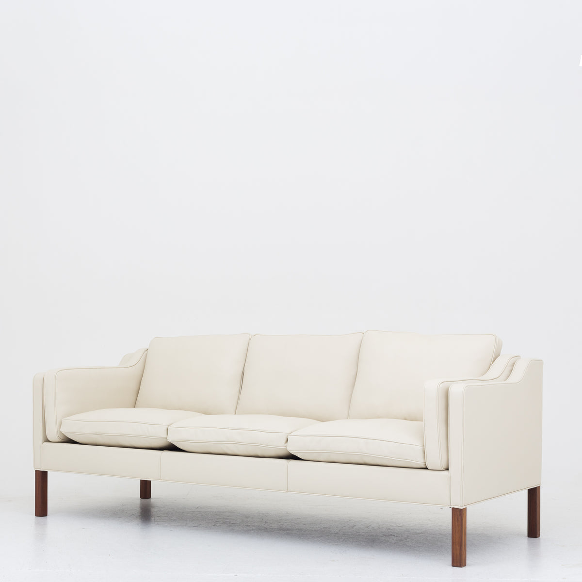 BM 2213 - 3-seater sofa in Prestige Cream