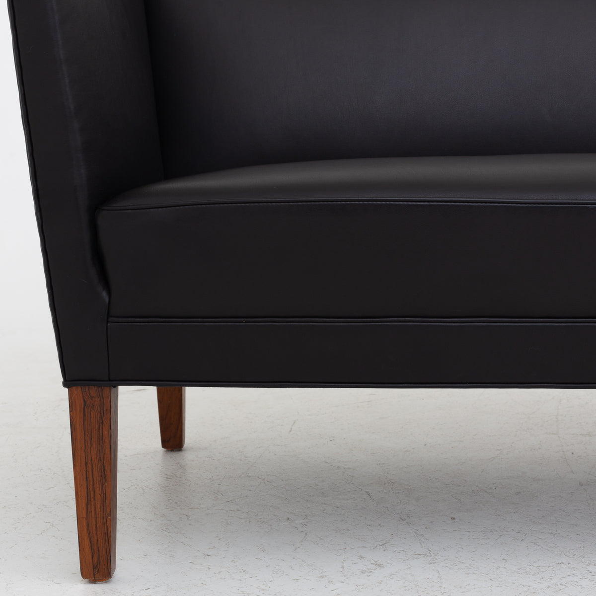 2-seater sofa in black leather