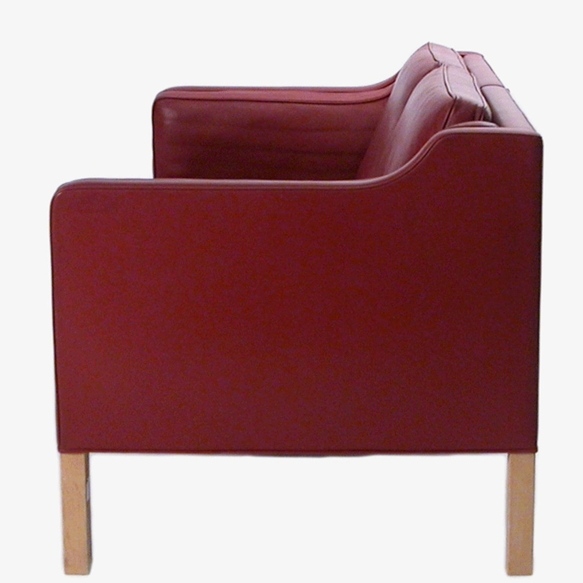 BM 2212 - 2-seater sofa in Indian Red