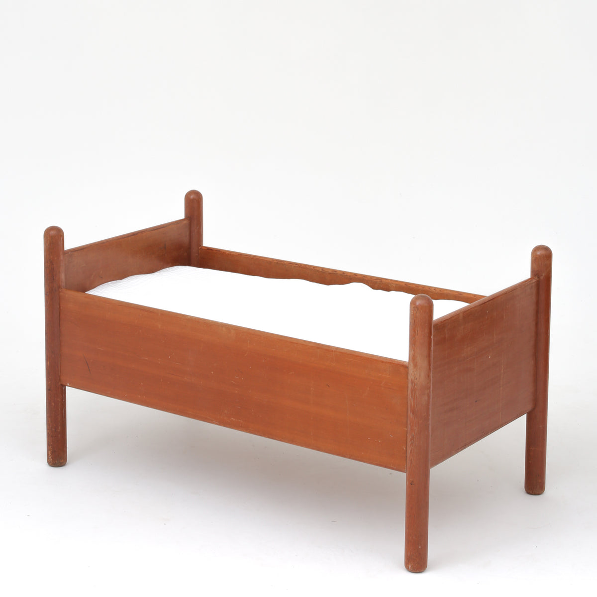 Children's bed in Oregon pine