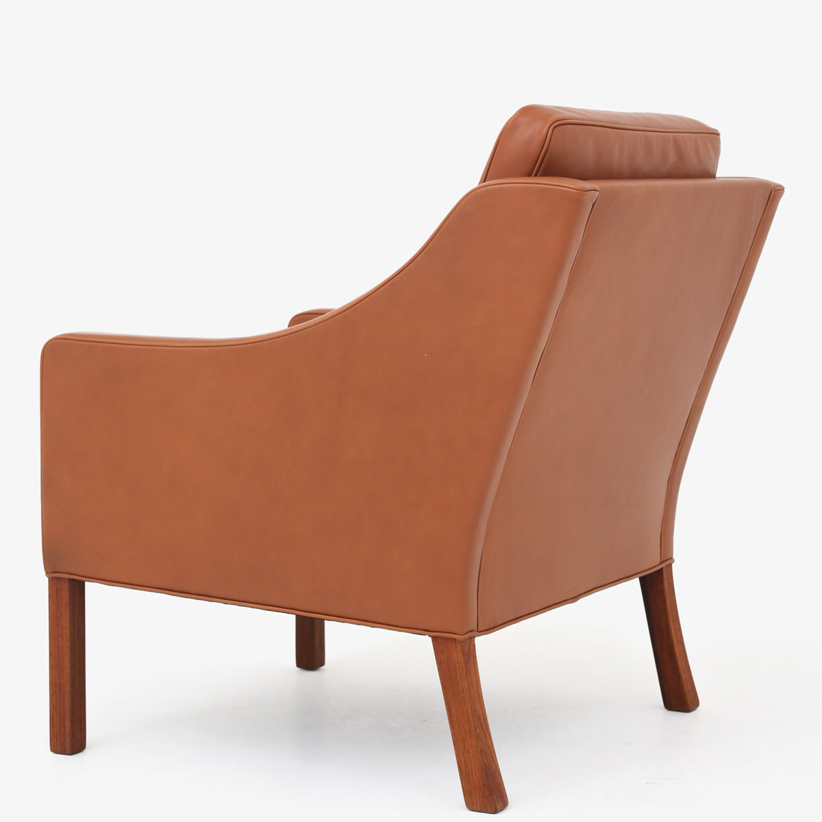 BM 2207 - Easy chair in Elegance Walnut