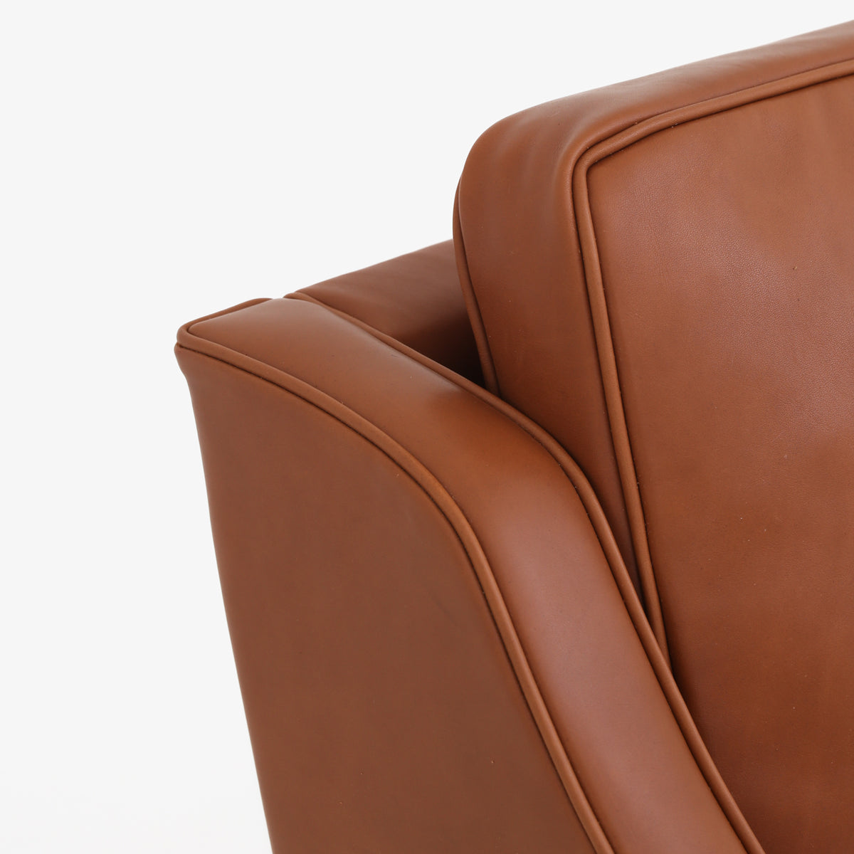 BM 2207 - Easy chair in Elegance Walnut
