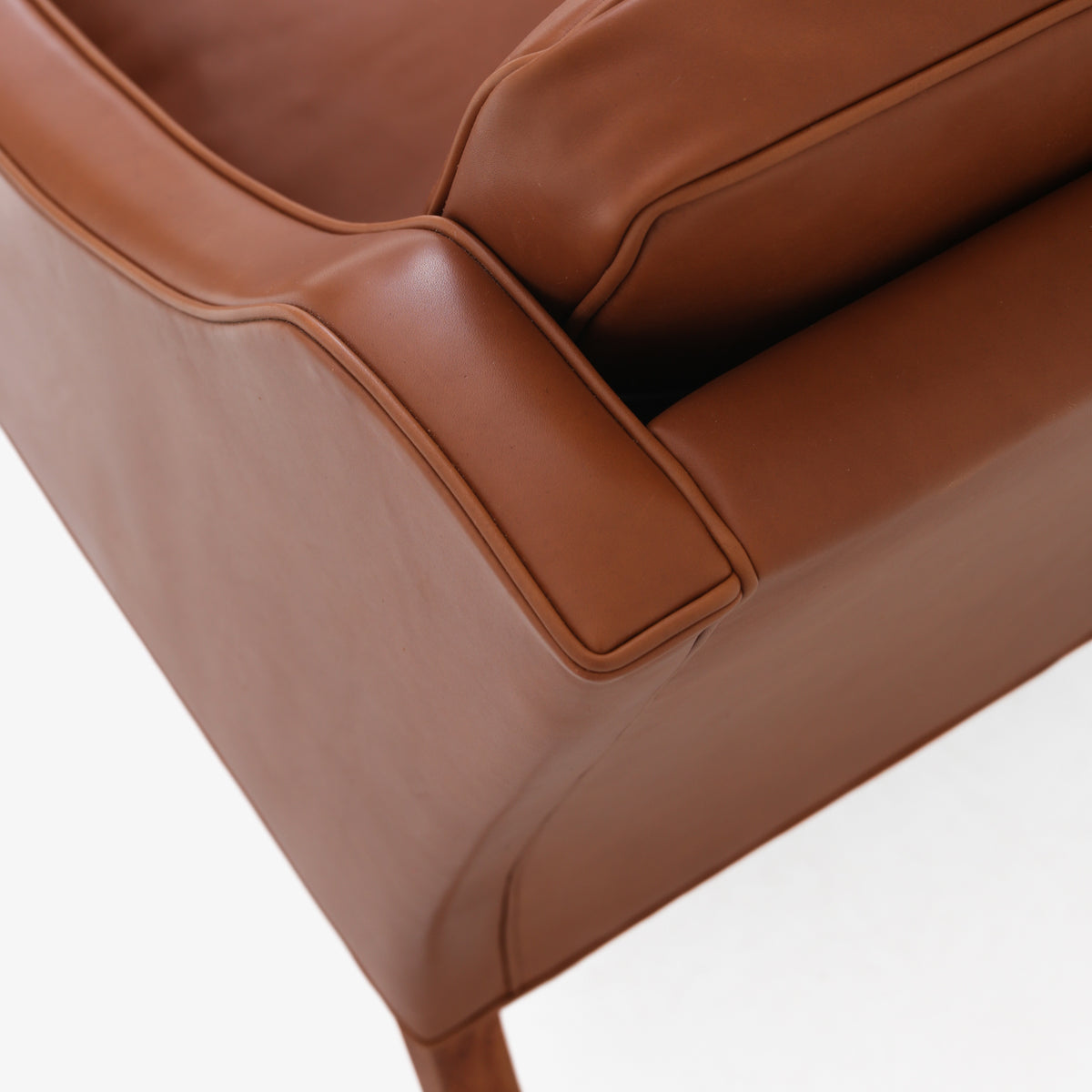 BM 2207 - Easy chair in Elegance Walnut