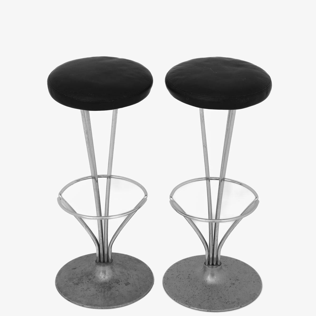 Bar stool in black leather