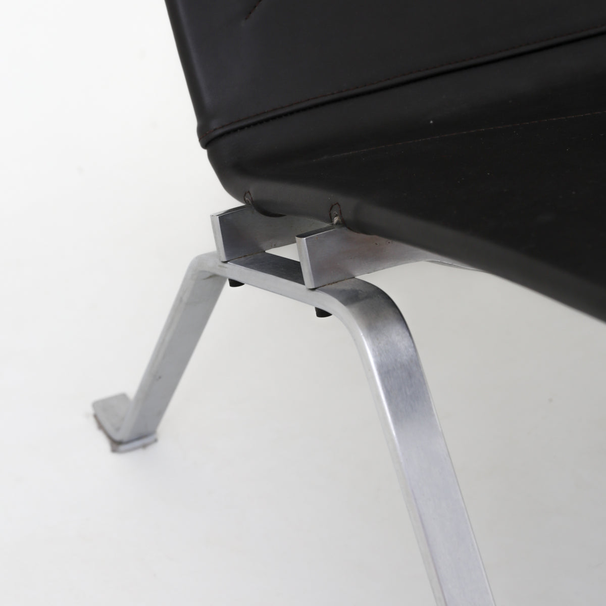 PK 22 - Easy chair in Elegance leather