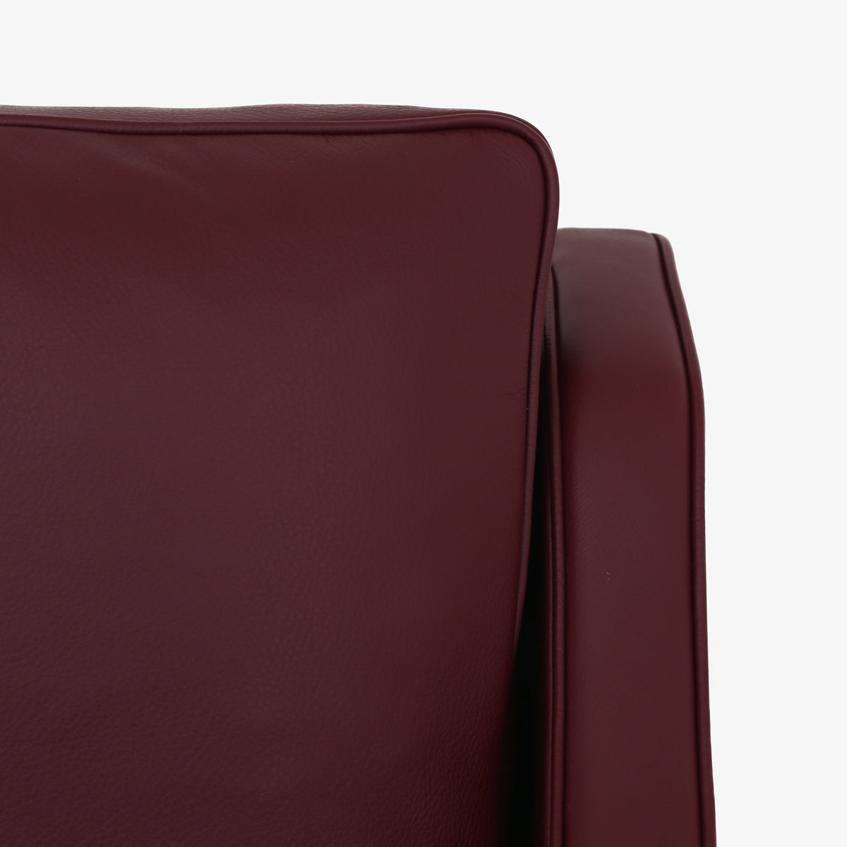BM 2207 - Easy chair in Prestige wine leather