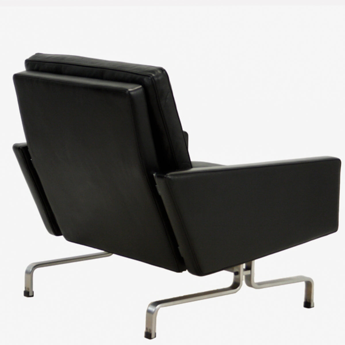 PK 31/1 - Easy chair in black leather
