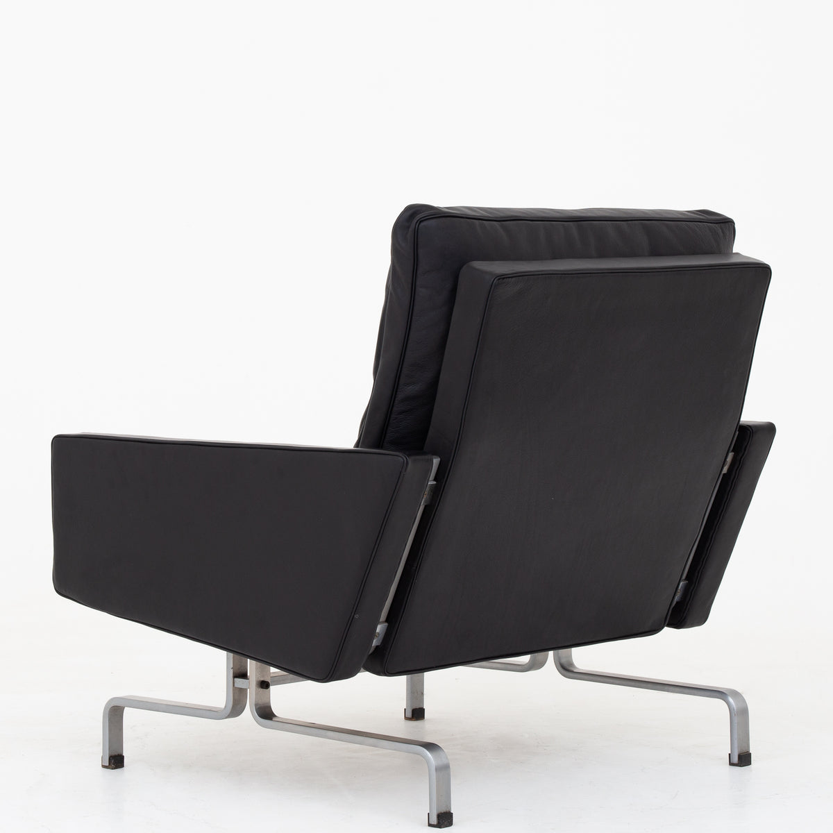 PK 31/1 - Easy chair in Shade Pitch black