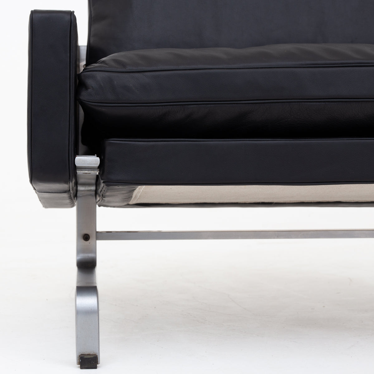 PK 31/1 - Easy chair in Shade Pitch black