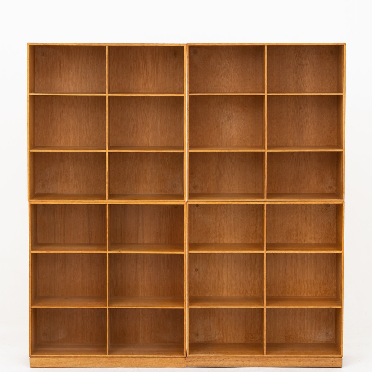Bookcases in oak (set of 4)