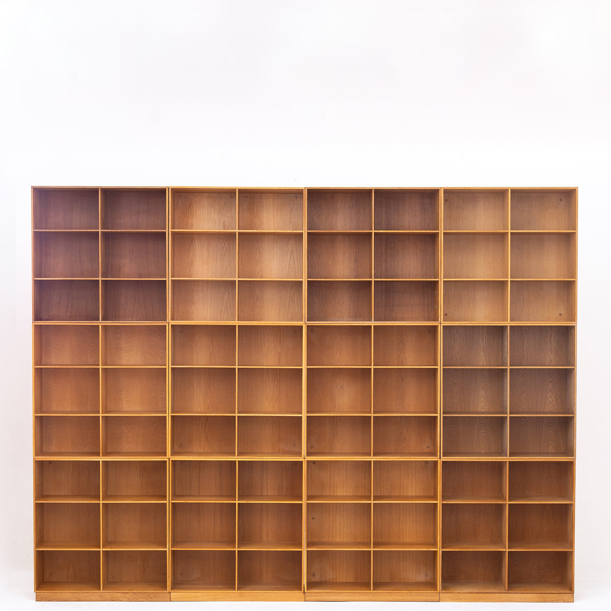 Bookcases in oak (set of 12)