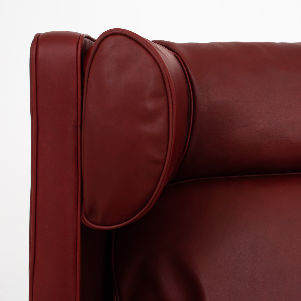 BM 2192 - Reupholstered sofa