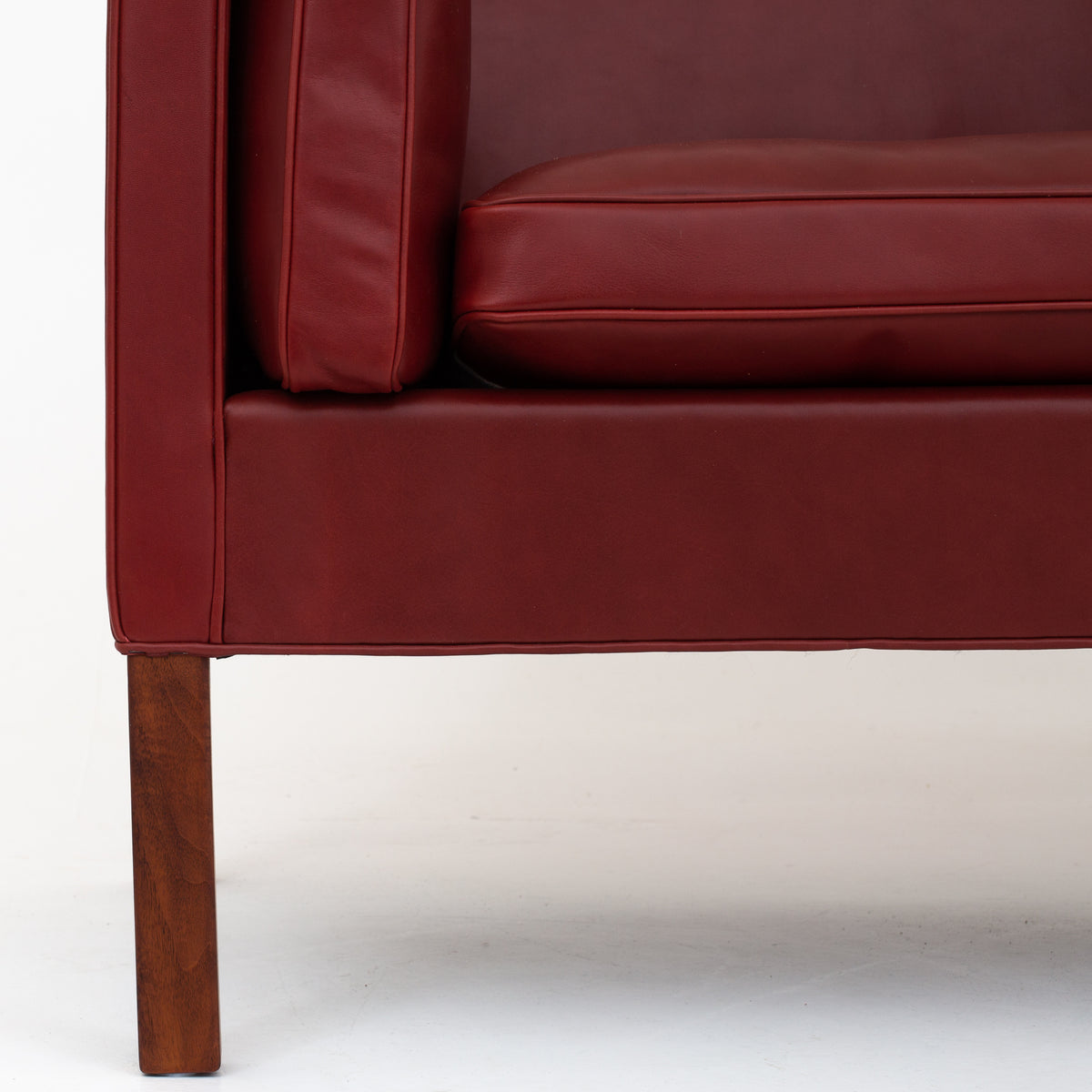 BM 2192 - Reupholstered sofa