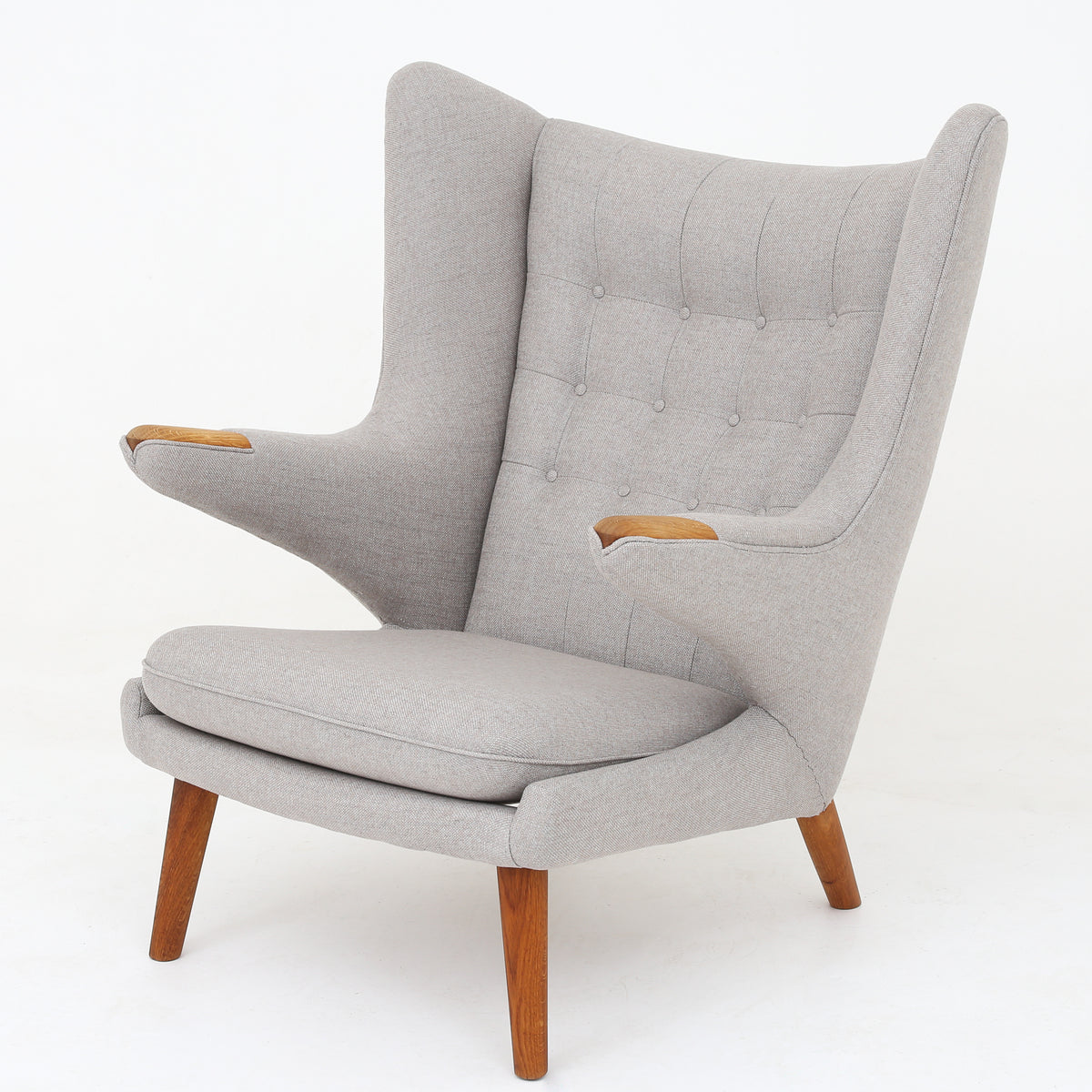 AP 19 - Papa Bear Chair in light grey wool