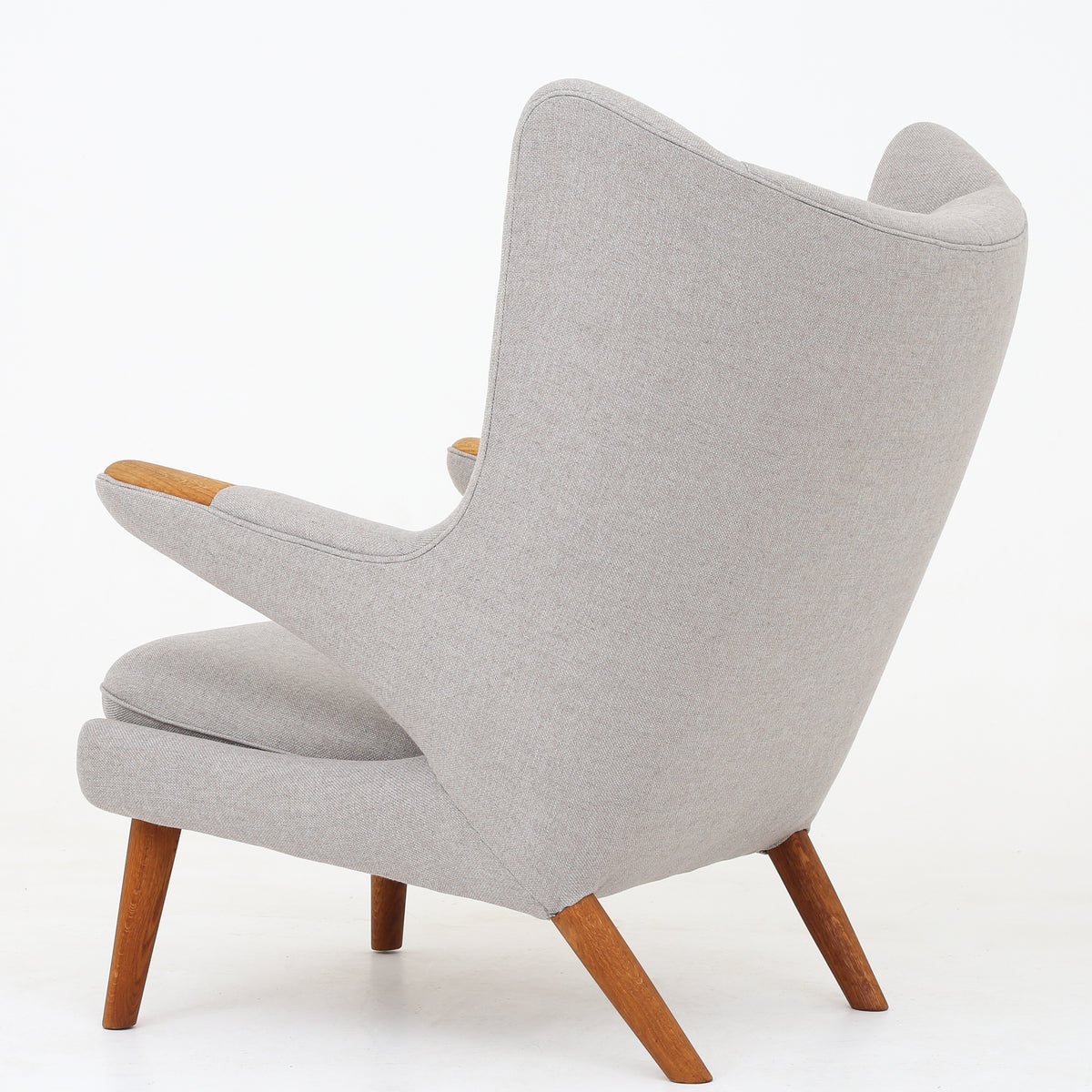 AP 19 - Papa Bear Chair in light grey wool