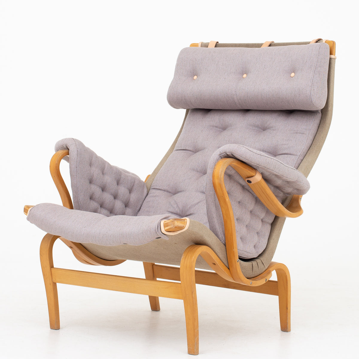 Pernilla 69 - Easy chair in new textile