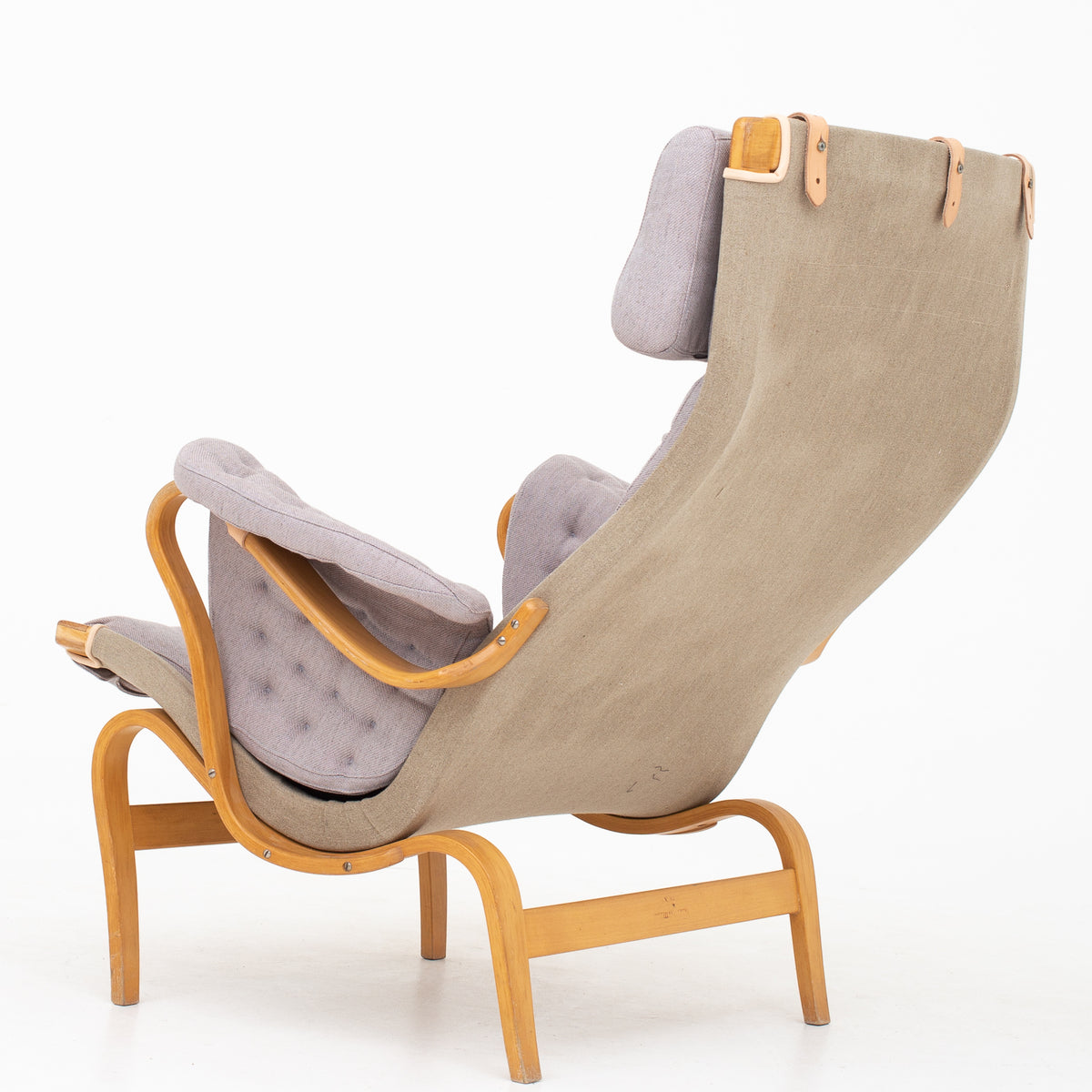 Pernilla 69 - Easy chair in new textile