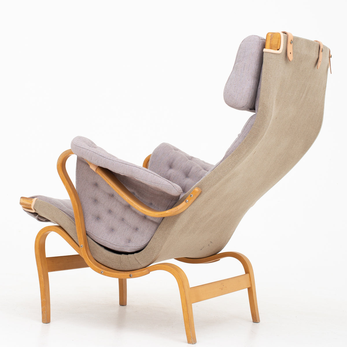 Pernilla 69 - Easy chair in new textile