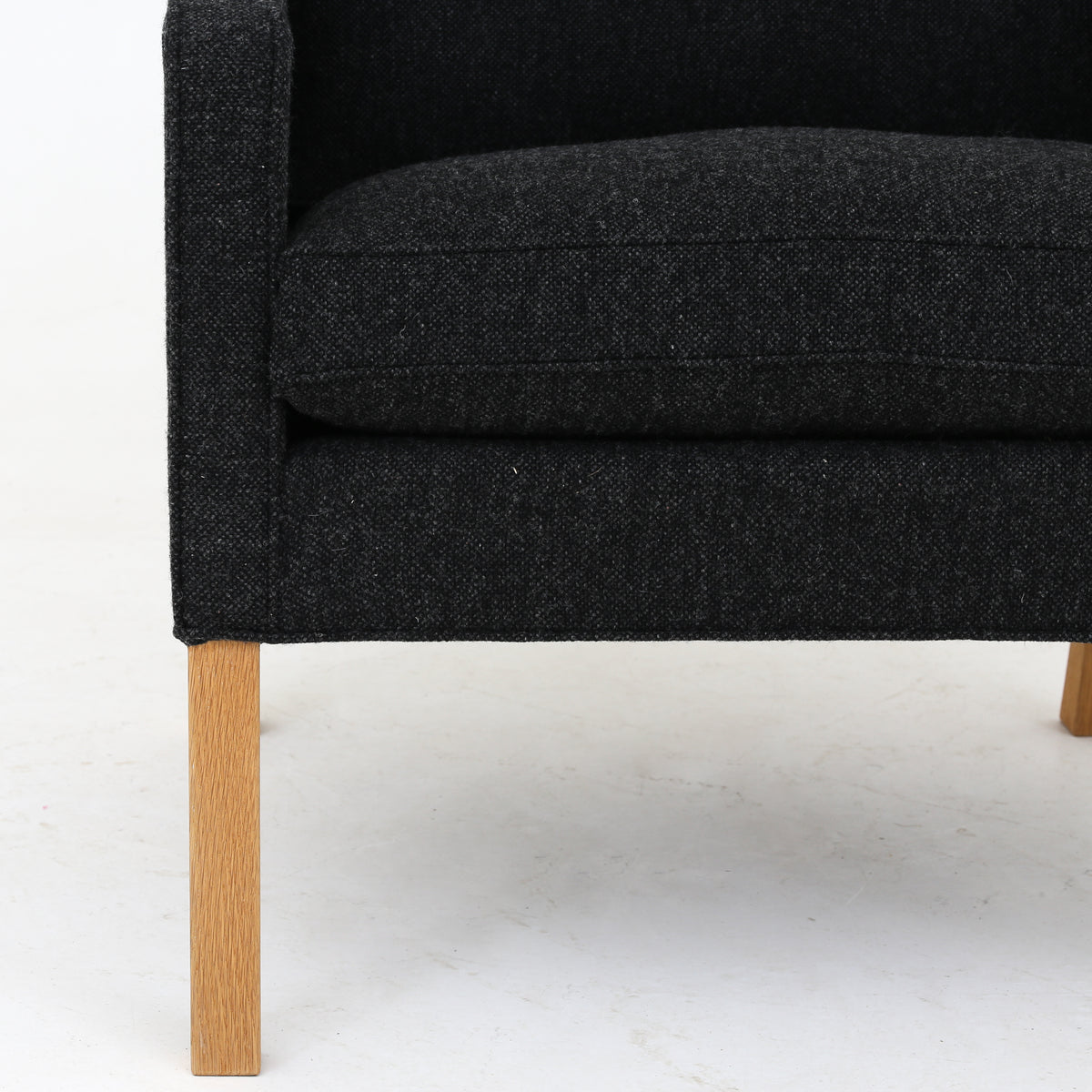 BM 2204 - 'Wing-back chair' in dark grey wool